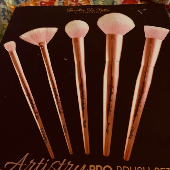 Artistry Pro Brush Set by: Jasmine La Belle - Picture 3 of 8